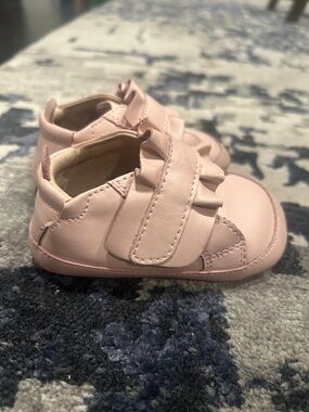 Old soles Baby Girls Pink Ruffle Strap Shoes
